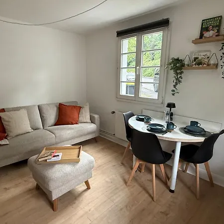 Modern 3 Bedroom Free Parking Fast Wif Apartament *