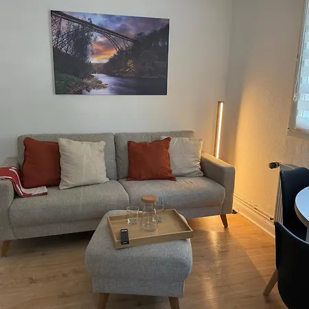 Modern 3 Bedroom Free Parking Fast Wif Apartament