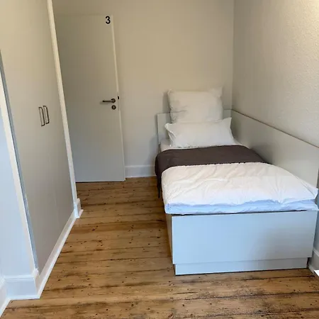 Modern 3 Bedroom Free Parking Fast Wif Lägenhet *