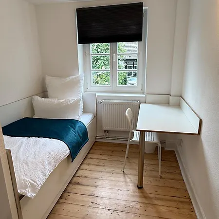 Modern 3 Bedroom Free Parking Fast Wif Apartament